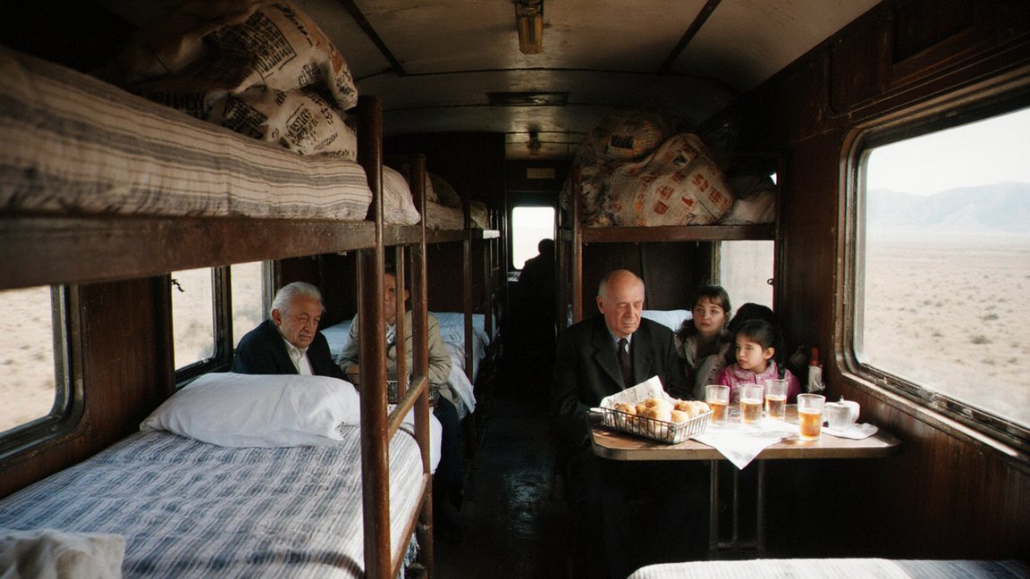 A platskart carriage on train No. 1